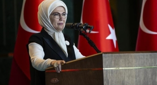 Mustafa Kartoğlu yazdı: Emine Hanım negatif ama Omicron yordu!