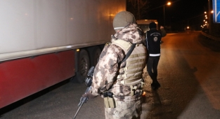 Özel harekat polislerinin katılımıyla asayiş ve trafik denetimi yapıldı