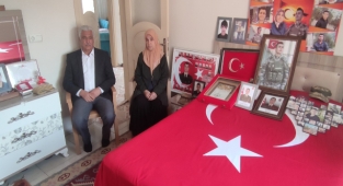 Şehit babası: 'Biz evlatsız yaşarız da, bayrak, ülke, millet olmazsa yaşayamayız'