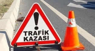 Servis minibüsleri çarpıştı: 11 yaralı