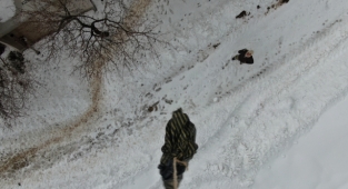 Tipi yolu kapattı, jandarma ekipleri hastaya ilacını drone ile ulaştırdı!