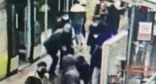 Tramvayda ‘Gücün yaşlı adama mı yetiyor' diyerek vurdu