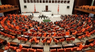 AK Parti ve MHP'den ortak düzenleme! Seçim barajının düşürülmesi teklifi TBMM'ye geliyor!