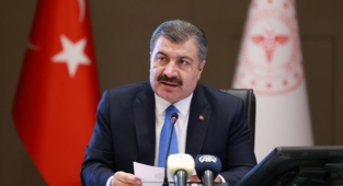 Bakan Koca salgın için alınan yeni kararları açıkladı: Açık havada maske zorunluluğu kaldırıldı