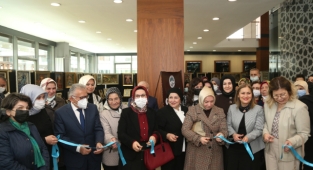 BAŞKAN BÜYÜKKILIÇ, DÜNYA KADINLAR GÜNÜ'NE ÖZEL HAZIRLANAN SERGİYİ KADINLARLA AÇTI
