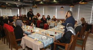 BAŞKAN BÜYÜKKILIÇ, KADIN MUHTAR VE MECLİS ÜYELERİYLE BİR ARAYA GELDİ