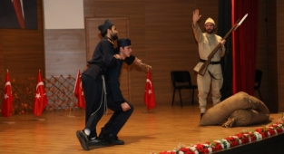 Başkan Dr. Mustafa Palancıoğlu: “ÇANAKKALE ZAFERİ’NİN RUHUNU TİYATRO İLE YAŞATMAK İSTEDİK”