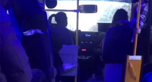 Büyükçekmece'de minibüs şoföründen hamile yolcuya azar