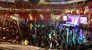BÜYÜKŞEHİR’DEN BİN KADIN SPORSEVERLE “RİTMİNİ YAKALA” ETKİNLİĞİ
