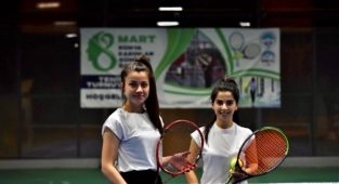 BÜYÜKŞEHİR SPOR A.Ş.'DEN KADINLARA ÖZEL TENİS TURNUVASI