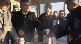 Ehliyet sınavı öncesi Başkan Palancıoğlu'ndan çorba ikramı!
