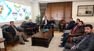 GENÇ DOKTORLARDAN BAŞKAN YALÇIN'A ZİYARET