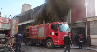 Hatay'da mobilya atölyesinde yangın paniği