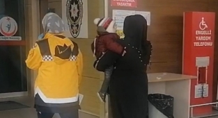 İki adet 50 kuruş yutan bebek hastanelik oldu