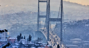 İstanbul Boğazı hava koşulları nedeniyle çift yönlü olarak geçişlere kapatıldı!