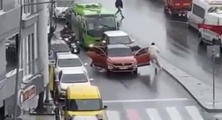 İstanbul'da milyonluk kuyumcu soygununun yeni görüntüleri ve detayları ortaya çıktı