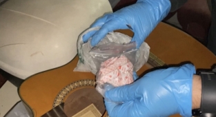 İstanbul'da nefes kesen uyuşturucu operasyonu: Gitardan esrar, yem çuvalından silah çıktı