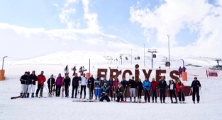 Kayak ve Snowboard Eğitimi Düzenlendi