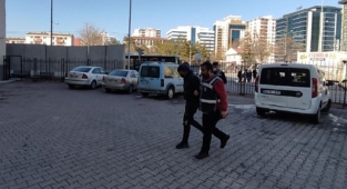 Kayseri'de iletişim kablolarını çalan 2 şahıs yakalandı