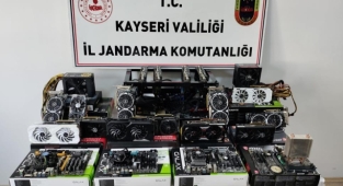 Kayseri'de kaçak kripto para üretimi yapan 2 kişi yakalandı