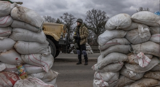Kiev'de kent meydanına barikatlar kuruldu