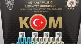 Kütahya'da 43 adet kaçak cep telefonu ele geçirildi