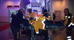 Malatya'da yolcu otobüsü devrildi: 2 yaralı