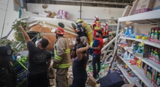 Meksika'da küçük uçak süpermarketin üzerine düştü: 3 ölü, 5 yaralı
