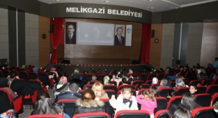 MELİKGAZİ'DE ÇOCUKLARA SİNEMA KEYFİ DEVAM EDİYOR