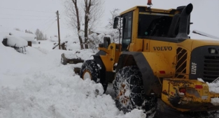 Muş'ta 27 köy yolu ulaşıma kapandı