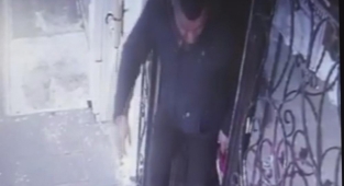 Önce kameraya, sonra polise yakalandı