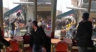 Ortalığı savaş alanına çevirdiler, sandalyeler havada uçuştu