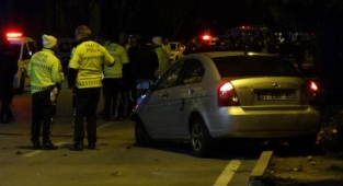 Reçel yapmak için refüjde turunç toplayan kadınlara otomobil çarptı: 3 ölü