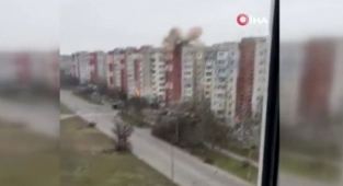 Rusya, Herson'da apartmanı vurdu