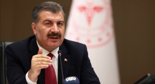 Sağlık Bakanı Fahrettin Koca'dan doktorlarla ilgili açıklama! 'Haklarını en iyi Cumhurbaşkanımız verir'