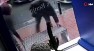 Şişli'de pes dedirten hırsızlık: İş yerinin önündeki bankı böyle çaldılar
