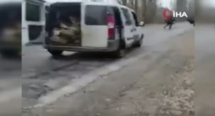 Ukraynalılar, Rus askerlerini tuzağa çekip zırhlı araçlarını imha etti