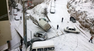 Yollar tuzlanmayınca kazalar ardı ardına geldi