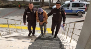 Aranan şahsı mahalle ve çarşı bekçileri yakaladı