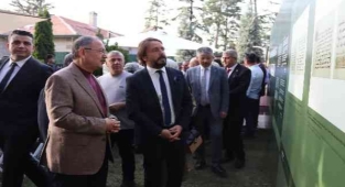 Asırlık Kur'an-ı Kerimlerin tıpkıbasımları Talas'ta sergileniyor