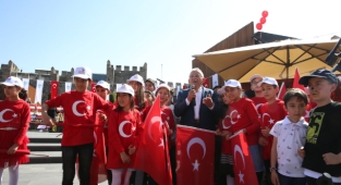 Başkan Büyükkılıç, Geçmişten Günümüze Çocuklar Sergisi'ni Açtı