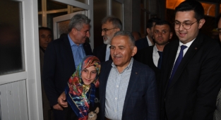 Başkan Büyükkılıç, Bünyan'da Açılış Yaptı, Vatandaşlarla İftarda Buluştu