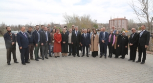 BAŞKAN BÜYÜKKILIÇ, KARİYER GÜNLERİ’NE BÜNYAN’DA DEVAM ETTİ, GENÇLERİN COŞKUSUYLA KARŞILANDI