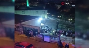 Cenazeyi bırakıp kavga ettiler