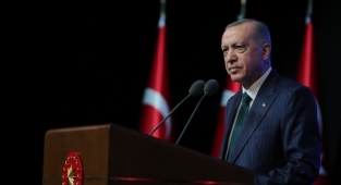 Cumhurbaşkanı Erdoğan: 'Çocukların kulakları bomba sesleriyle değil, akranlarının sesleriyle çınlamalıdır'
