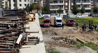 Diyarbakır'da cami inşaatının kubbesi çöktü: 5 yaralı