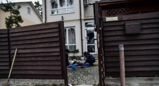 Gostomel'de sivillere ait cesetler bulundu