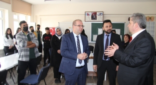 HAMİDİYE ANADOLU LİSESİ ÖĞRETMEN VE ÖĞRENCİLERİNİN MAKASI BU KEZ YÜREKLERE DOKUNDU