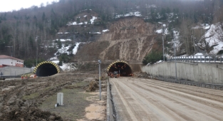 Heyelan nedeniyle kapanan Bolu Dağı Tüneli ulaşıma açılıyor