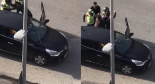 İstanbul'da motosikletli magandalar trafikte dehşeti yaşattı: Yol verme yüzünden sürücüyü dövdüler